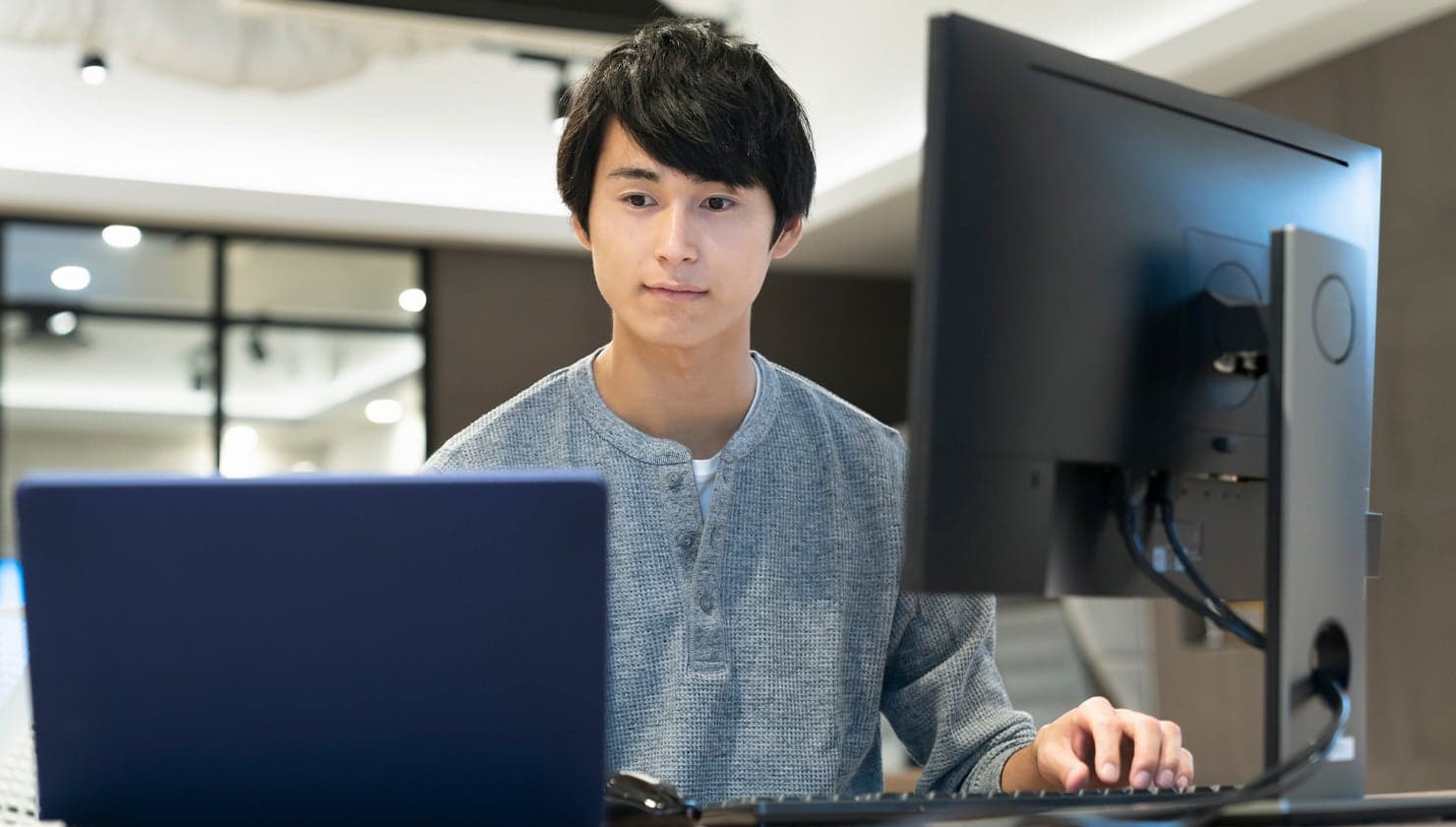 エンジニアとは？ 仕事の種類や年収、必要なスキルを解説